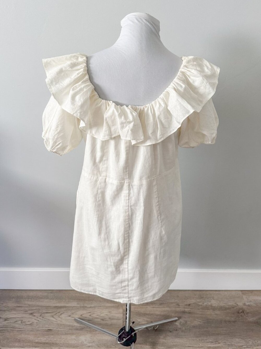 H&M Linen Ruffle Dress - Picture 12 of 14